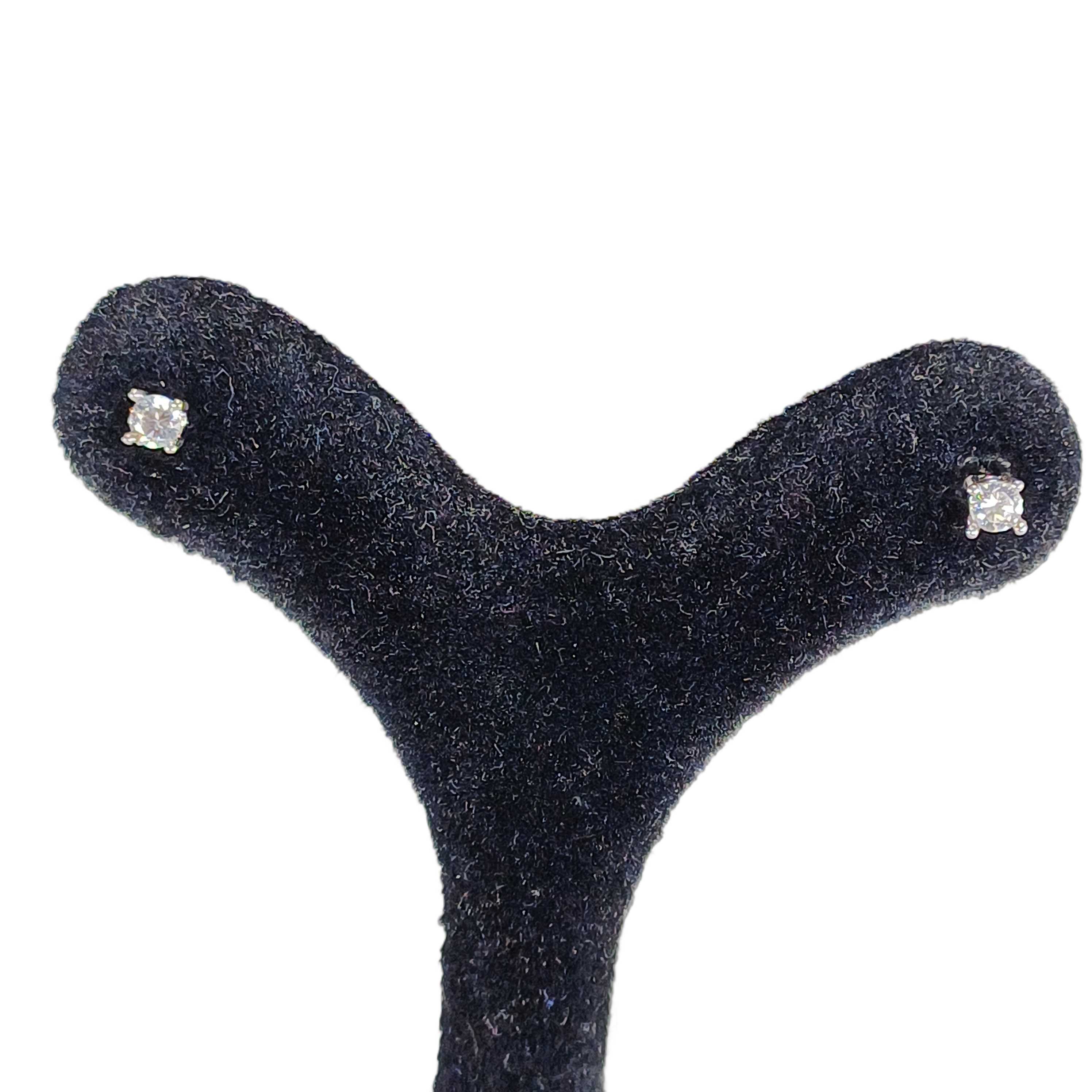گوشواره میخی نقره